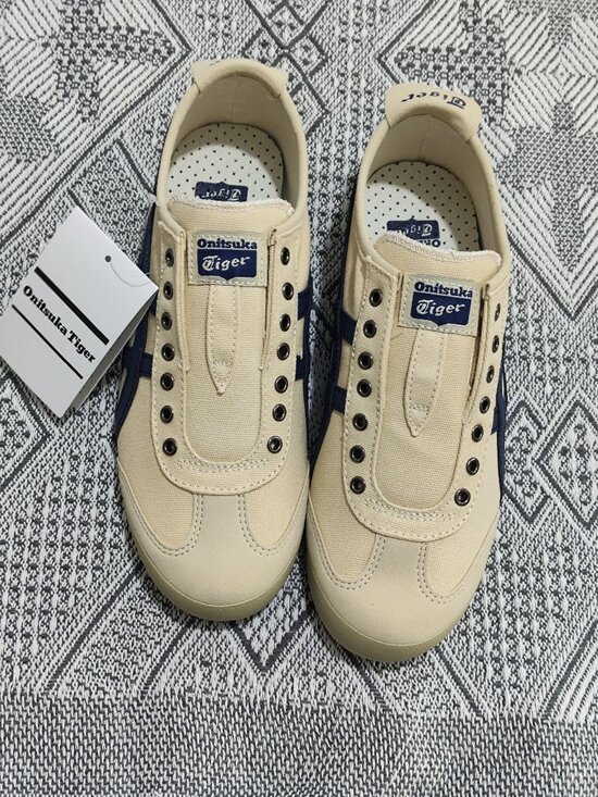 Onitsuka Tiger Mexico 66 Series Off-White and Navy Blue Canvas Slip-On Casual Sh